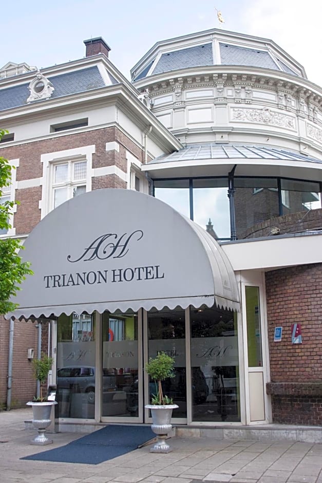 Budget Trianon Hotel