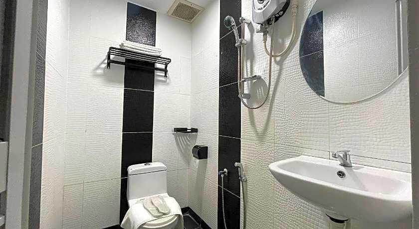 ROYALE CITY HOTEL