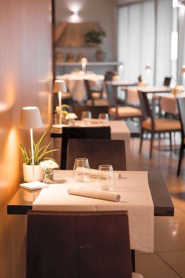 Red's Redaelli Hotel