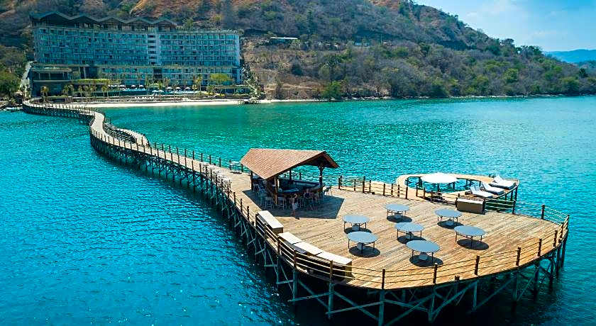 AYANA Komodo Waecicu Beach