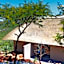 Umzolozolo Private Safari Lodge & Spa