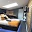 Playroom et Nuit Insolite