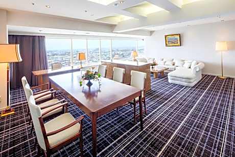 Deluxe Suite
