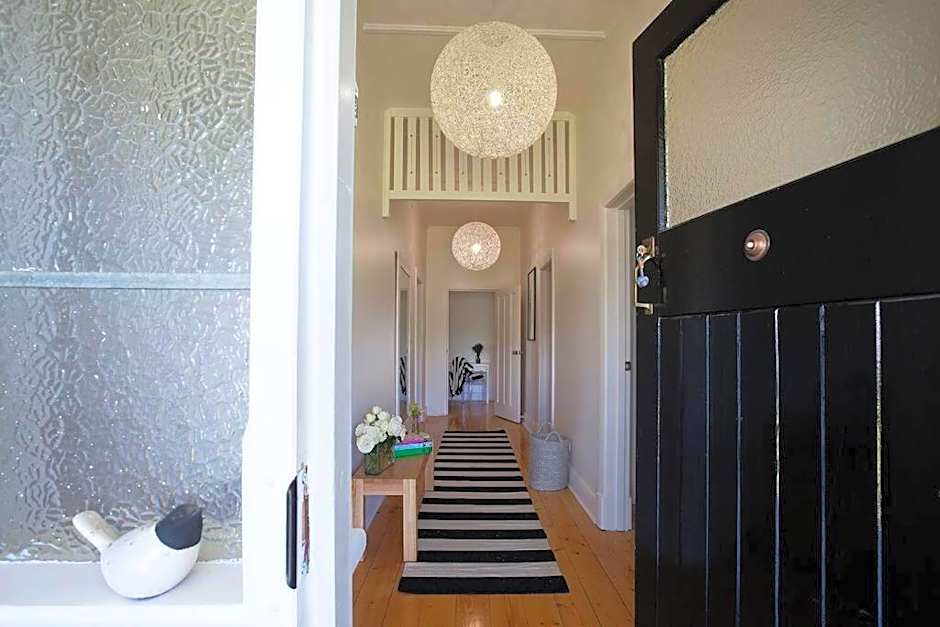 THE WHITE HOUSE luxury villa embedded in history