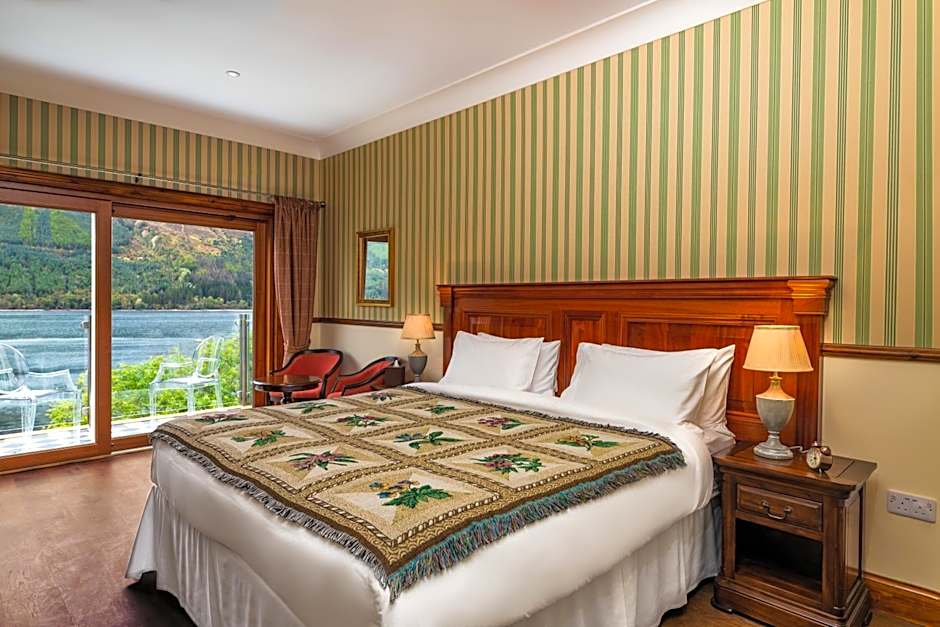 The Whispering Pine Lodge