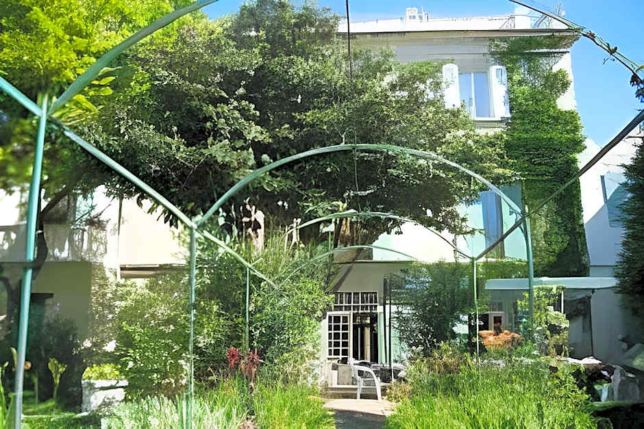 Au Saint Roch - Hotel et Jardin