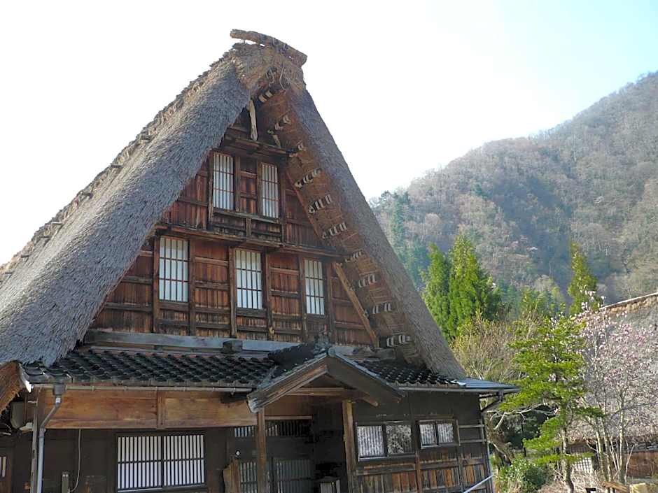 Gokayama Onsen Akaokan