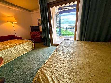 Quadruple Room with Sea View