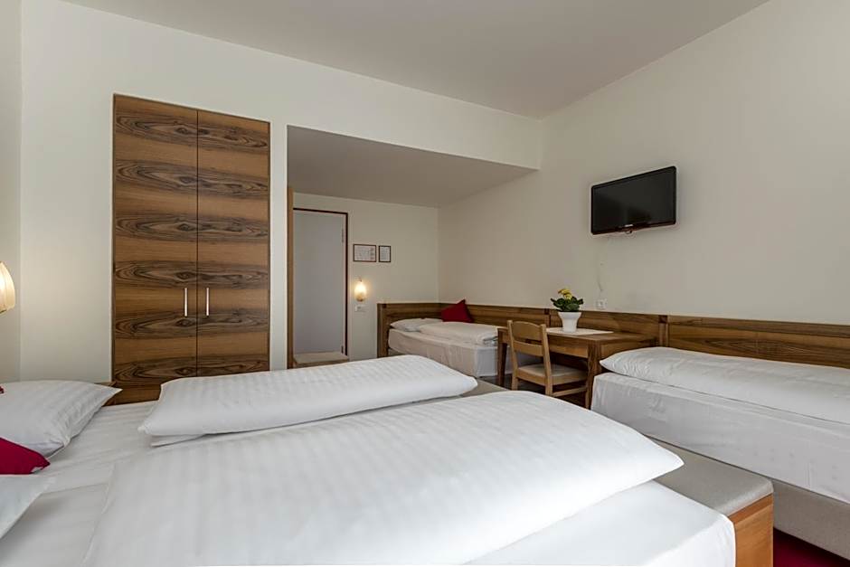 Quadruple Room — 7 fotoğraftan 1. fotoğraf