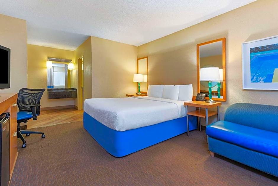 La Quinta by Wyndham Fort Lauderdale Pompano Beach – Fort Lauderdale, FL