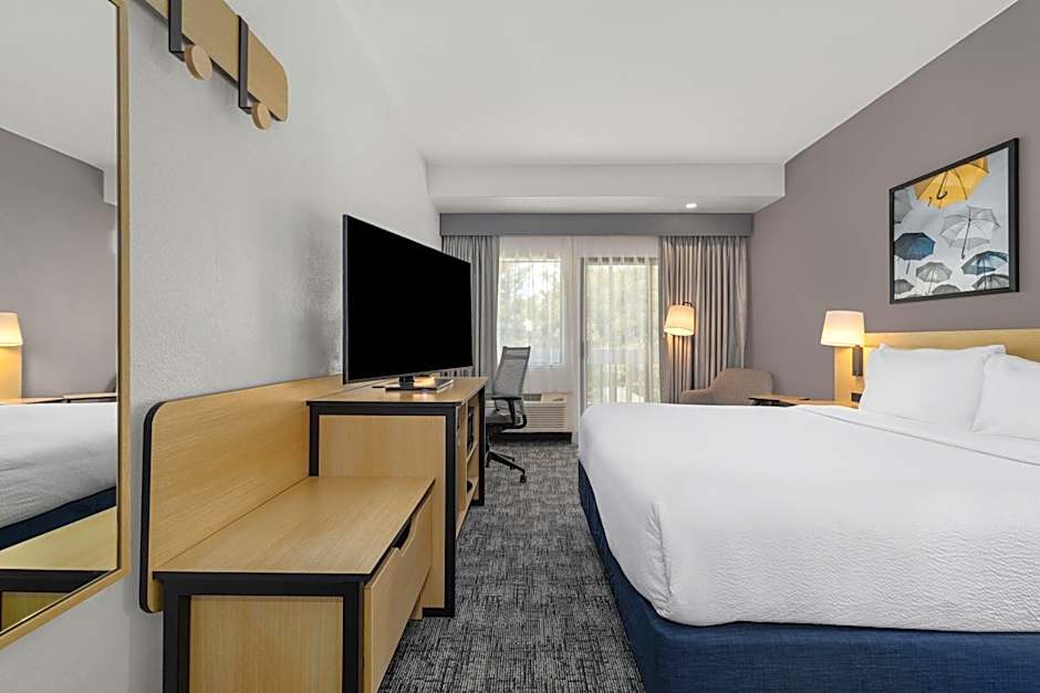 Photo 1 of 4 of Standard 1 King Bed