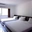 Sri Chumphon Hotel