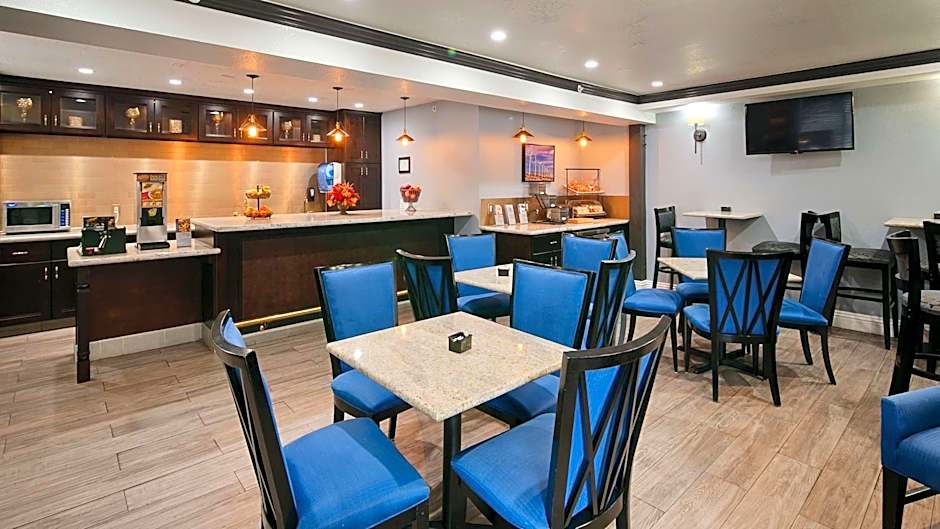 Best Western Plus Diamond Valley Inn