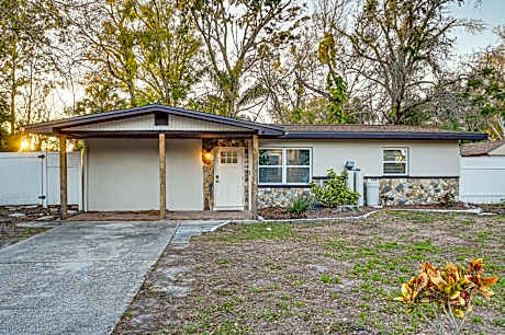 Idyllic Oldsmar Vacation Rental 1 Mi to Beach!