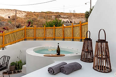 Senior Suite with Outdoor Hot Tub - Sterna