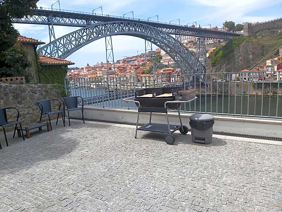 Bridge It - Suites & Views