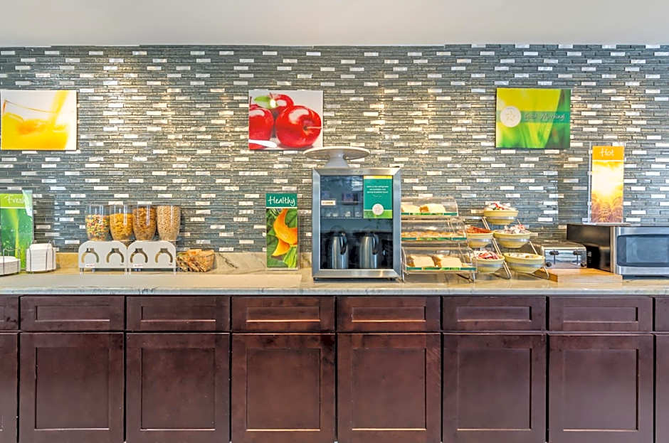 Suburban Studios Verona - Staunton North