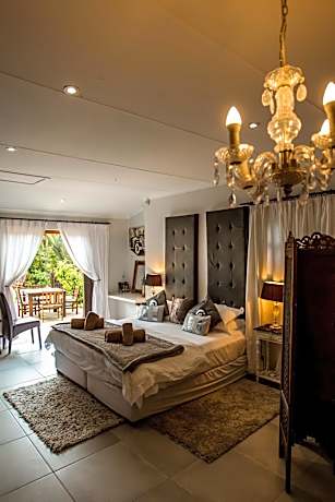 Suite with Garden View