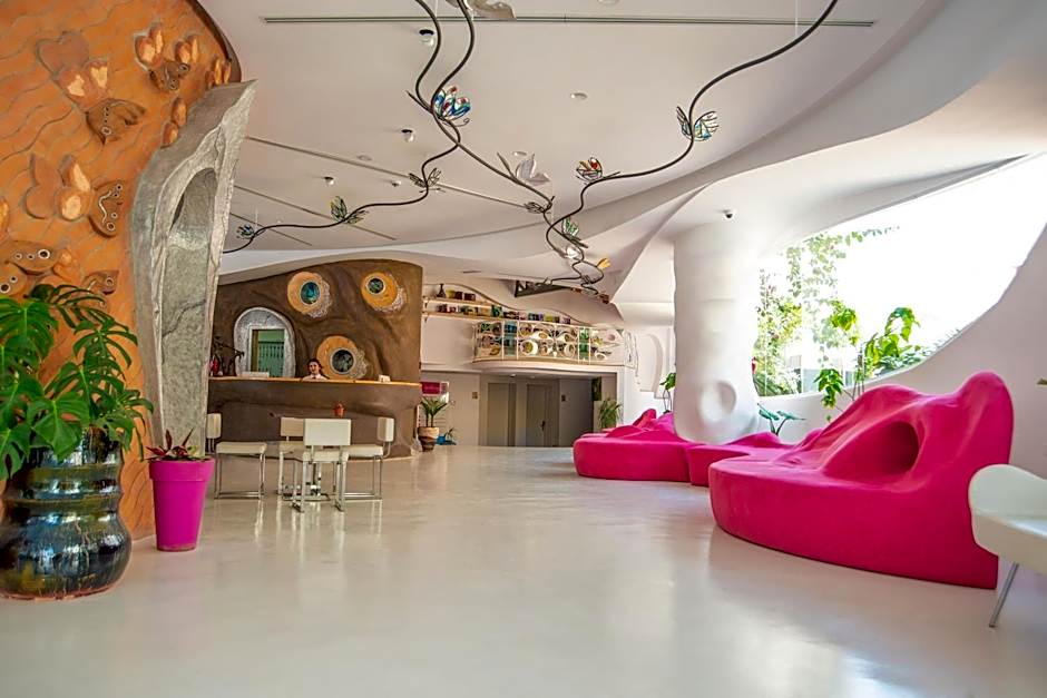 Bougainville Bay Hotel