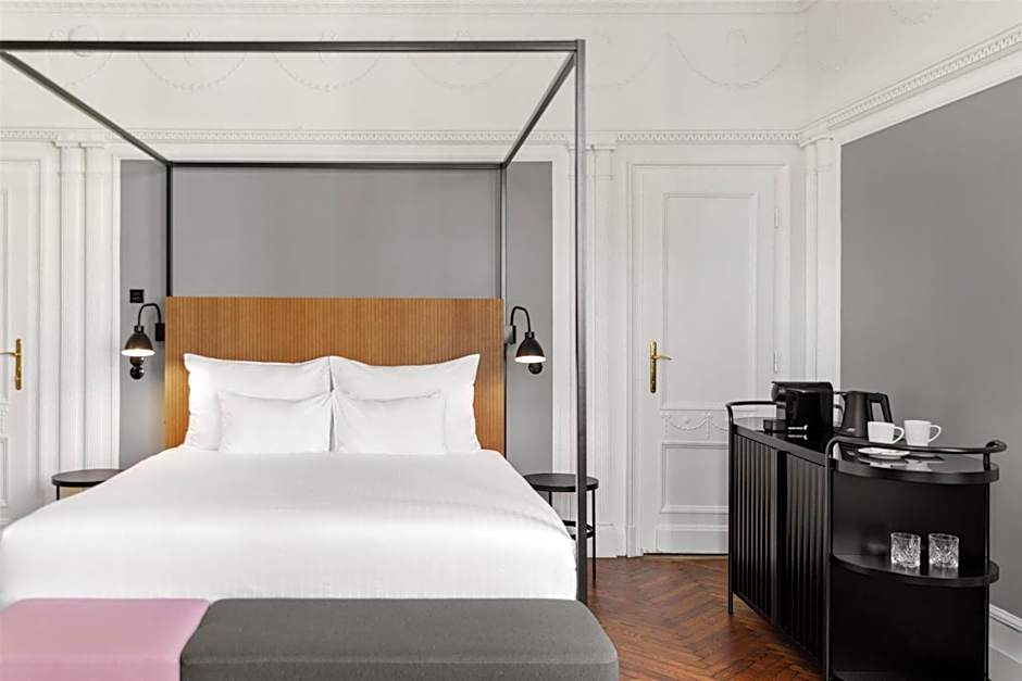 Hotel Astoria Vienna, Curio Collection by Hilton