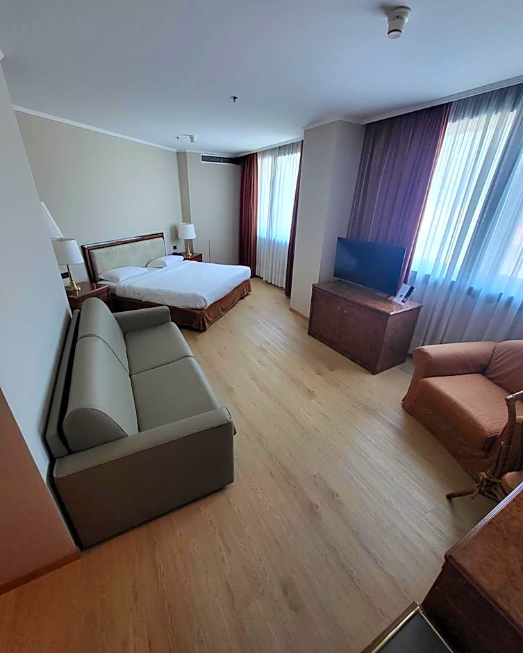 Tower Genova Airport - Hotel & Conference Center