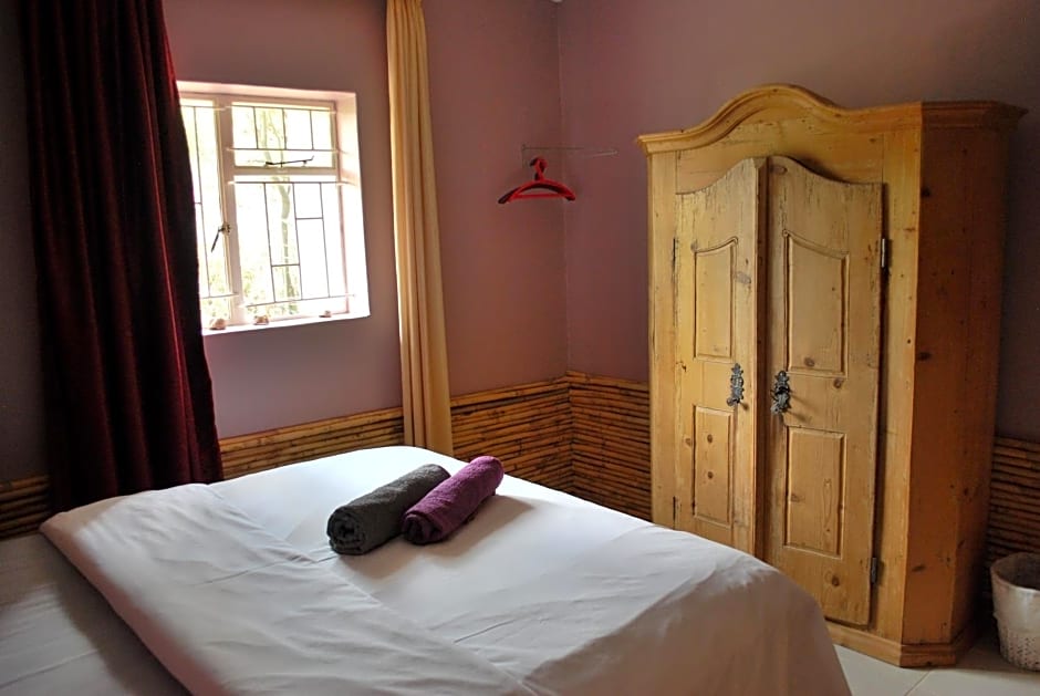 Amber Lagoon Eco Retreat - Chalets, Rooms and Glamping