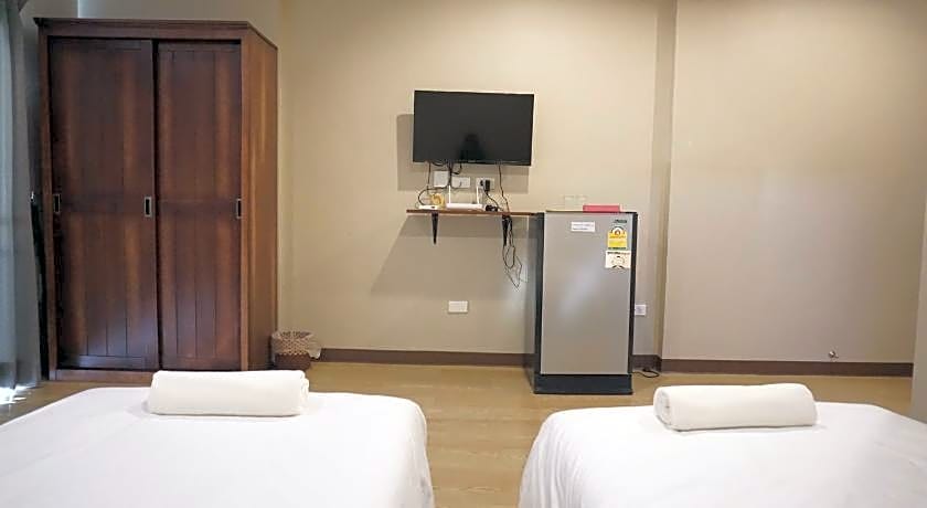 Chompu Nakarin Apartment