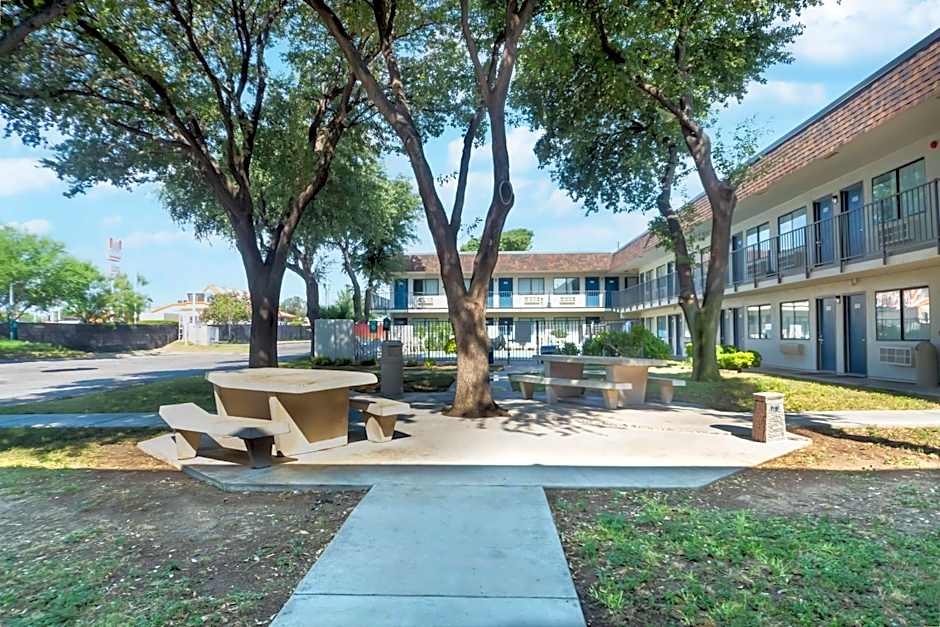 Motel 6-Del Rio, TX