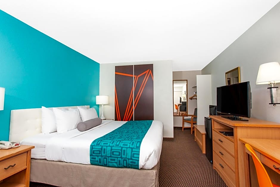 Howard Johnson by Wyndham Colorado Springs