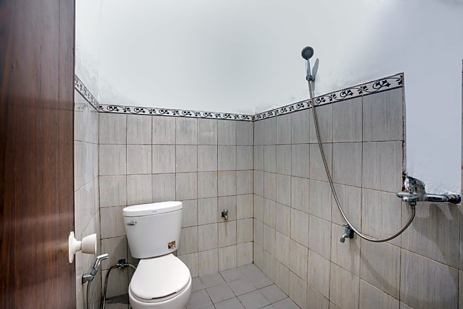 Super OYO 2961 Artana Bed & Breakfast