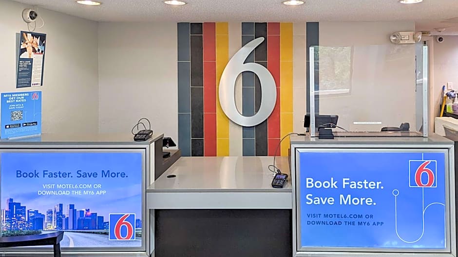 Motel 6-Nashua, NH - South