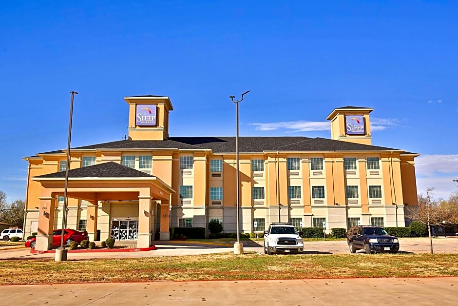 Sleep Inn & Suites University