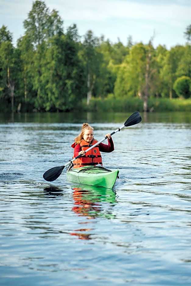 Arctic River Lodge