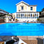 Riviera Lodge Hotel