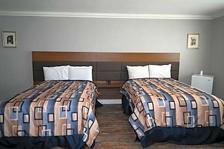 Double Room with Two Double Beds - Non-Smoking