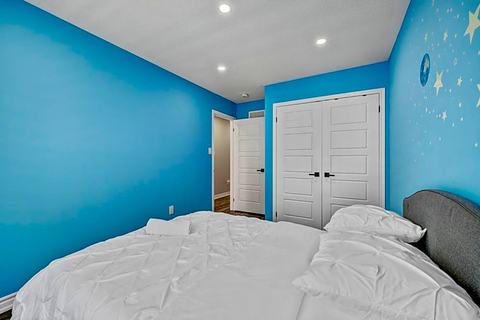 Modern Family Friendly 4BR Home Away From Home