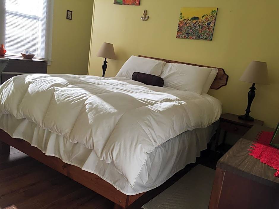 Lakelawn B&B and Motel