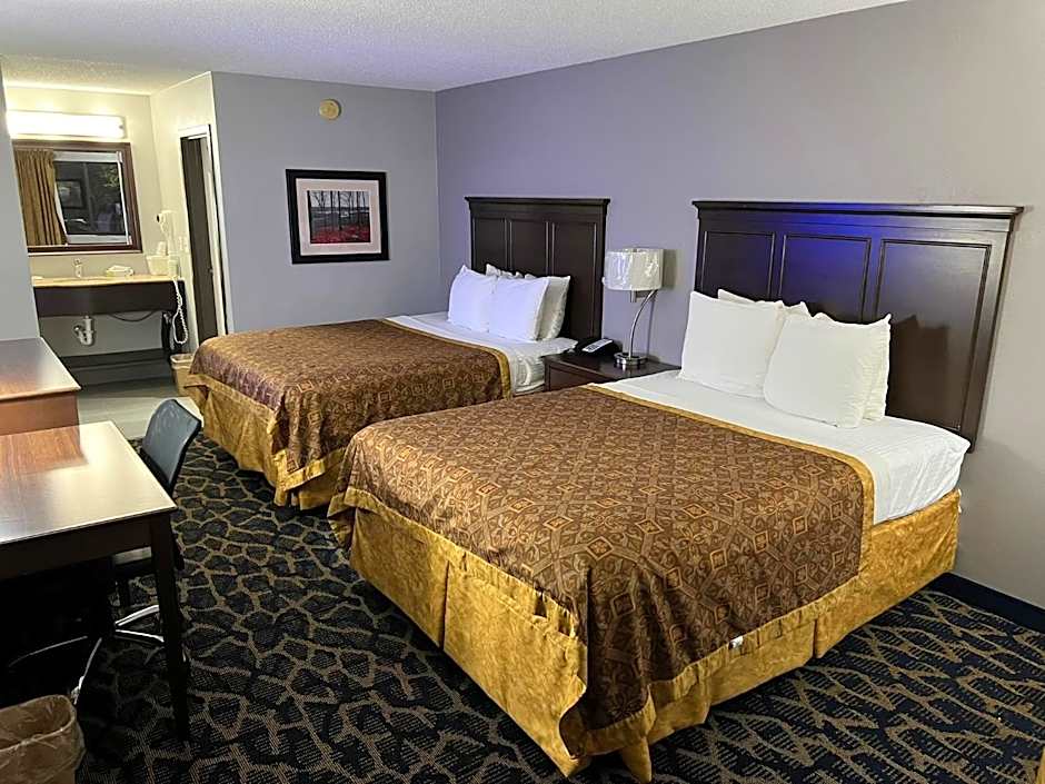 Greenlight Inn & Suites St James