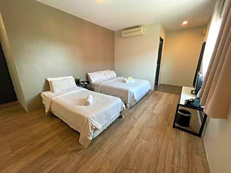 Deluxe Triple Room with Sea View