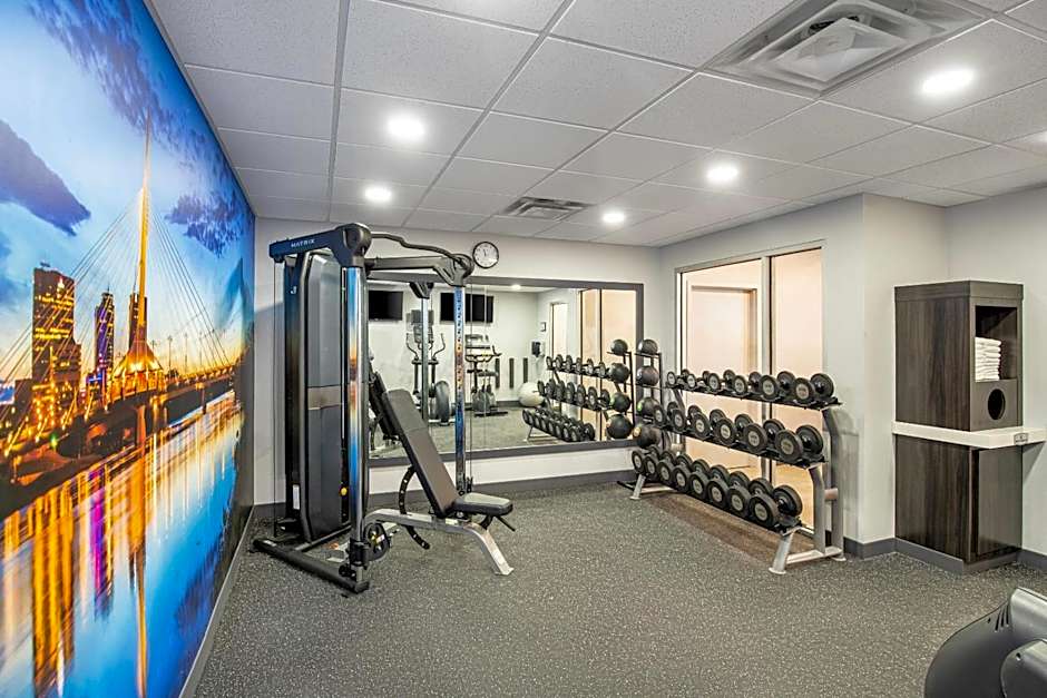 Clarion Pointe