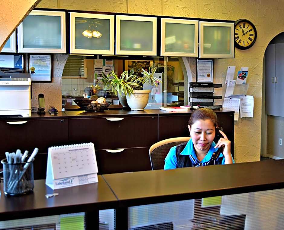 Centre Suite Inns Motel