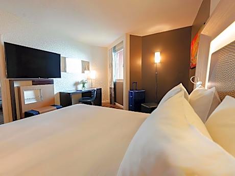 Junior suite Ocean side, with double bed and kitchenette