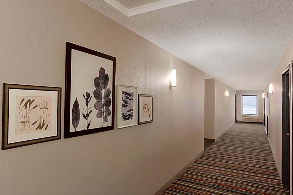 Country Inn & Suites by Radisson, Chippewa Falls, WI