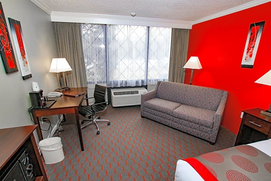 Ramada Hotel & Conference Center by Wyndham Lewiston