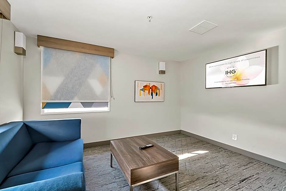 Holiday Inn Express Palestine By IHG