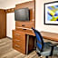 Holiday Inn Express Hotel & Suites North Kansas City By IHG