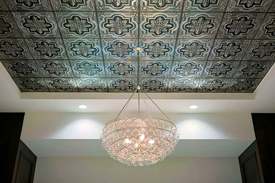 Embassy Suites By Hilton Louisville Downtown