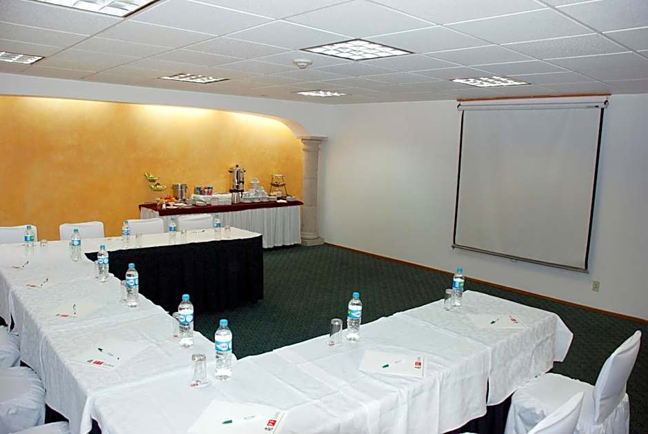 Hotel & Suites PF