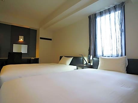 Twin Room - Non-Smoking