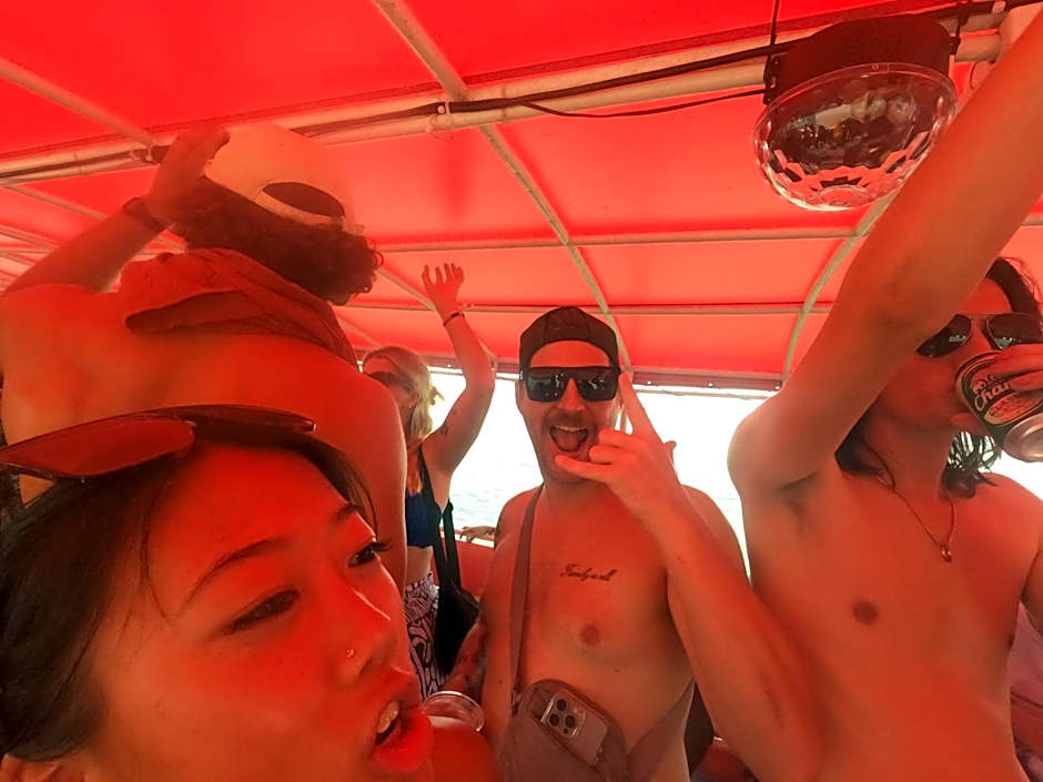 Social Quarters Blanco - Youth Hostel 18 to 35 Only